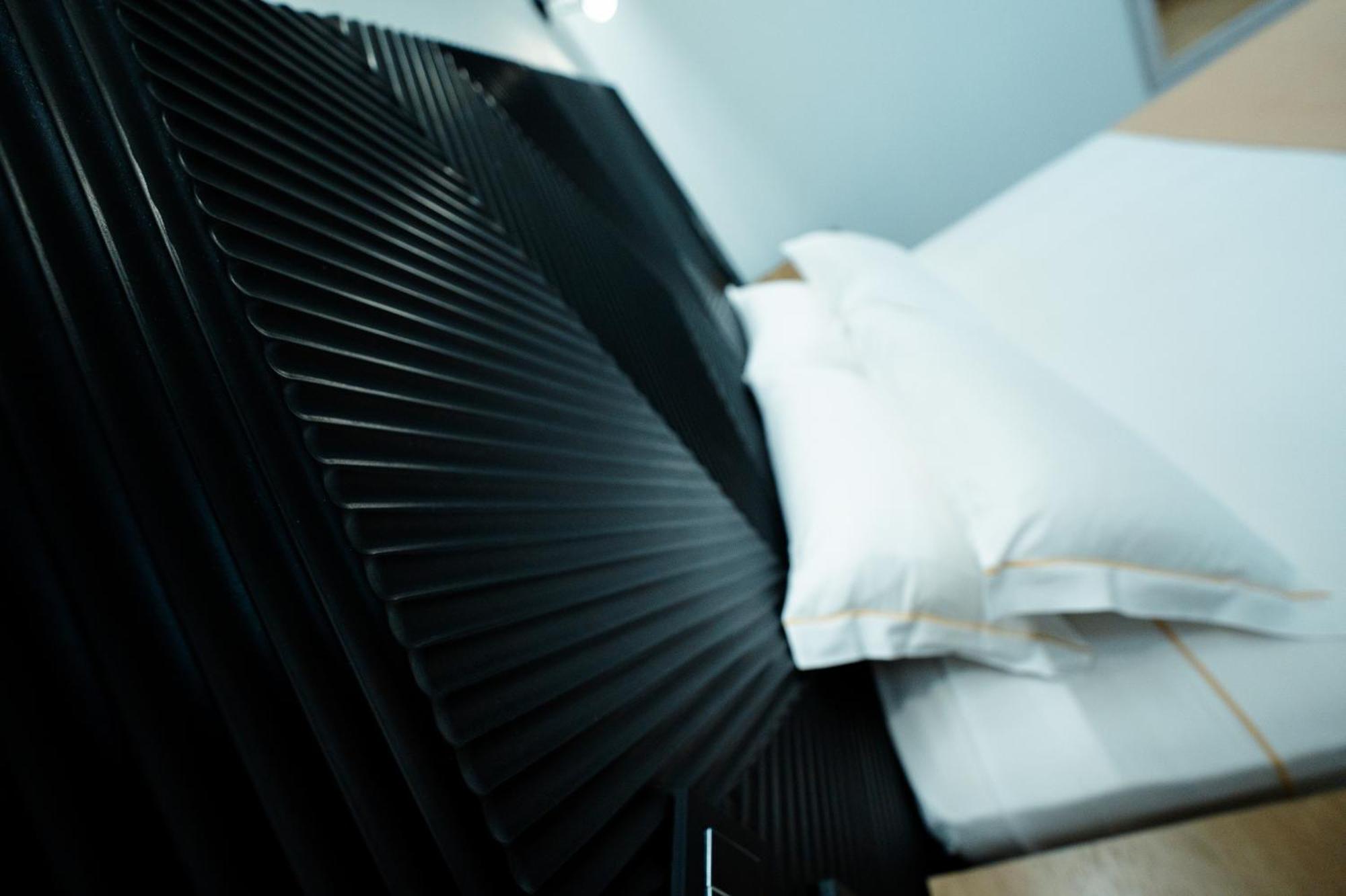 Aparthotel Luz De Gades - Suites Spa Gym - Adults Only Cadiz Room photo